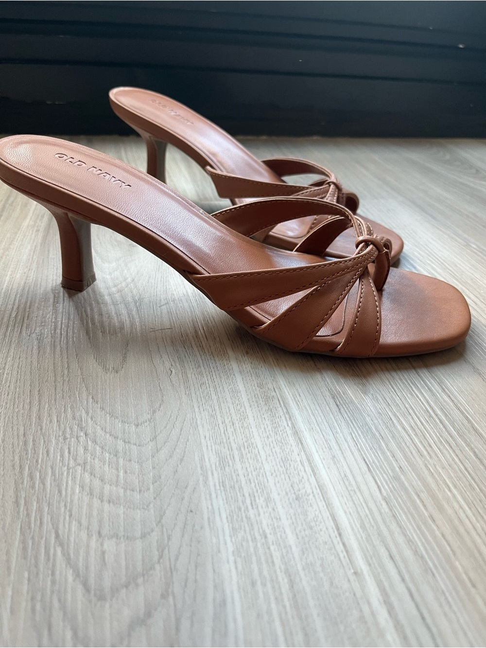 Old Navy Tan Knot-Front Mid Heel Mules